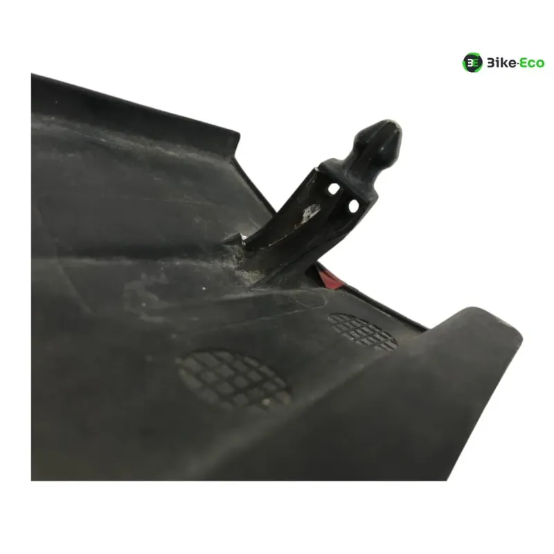 Cache carenage sous selle gauche HONDA VF 400 F 1983-1984