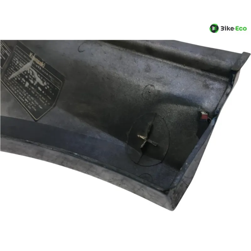 Cache carenage sous selle droit KAWASAKI GPZ 900 R 1984-1993 NINJA
