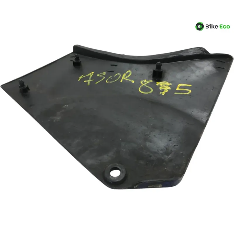 Cache carenage sous selle gauche SUZUKI GSXR 750 1985-1986