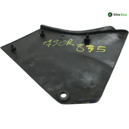Cache carenage sous selle gauche SUZUKI GSXR 750 1985-1986
