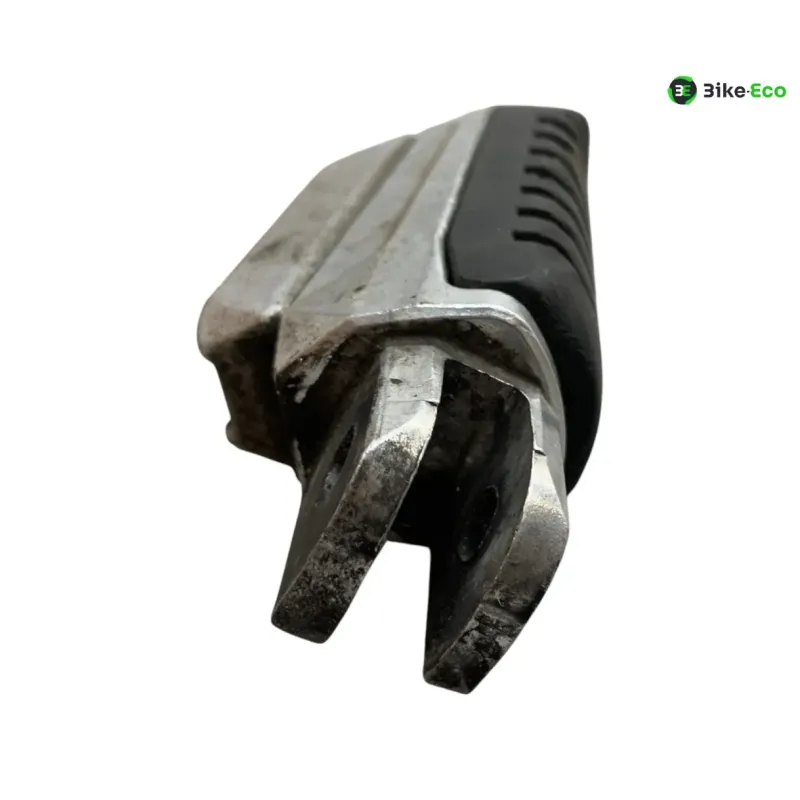 Repose pieds avant droit SUZUKI GSR 600 2006-2010