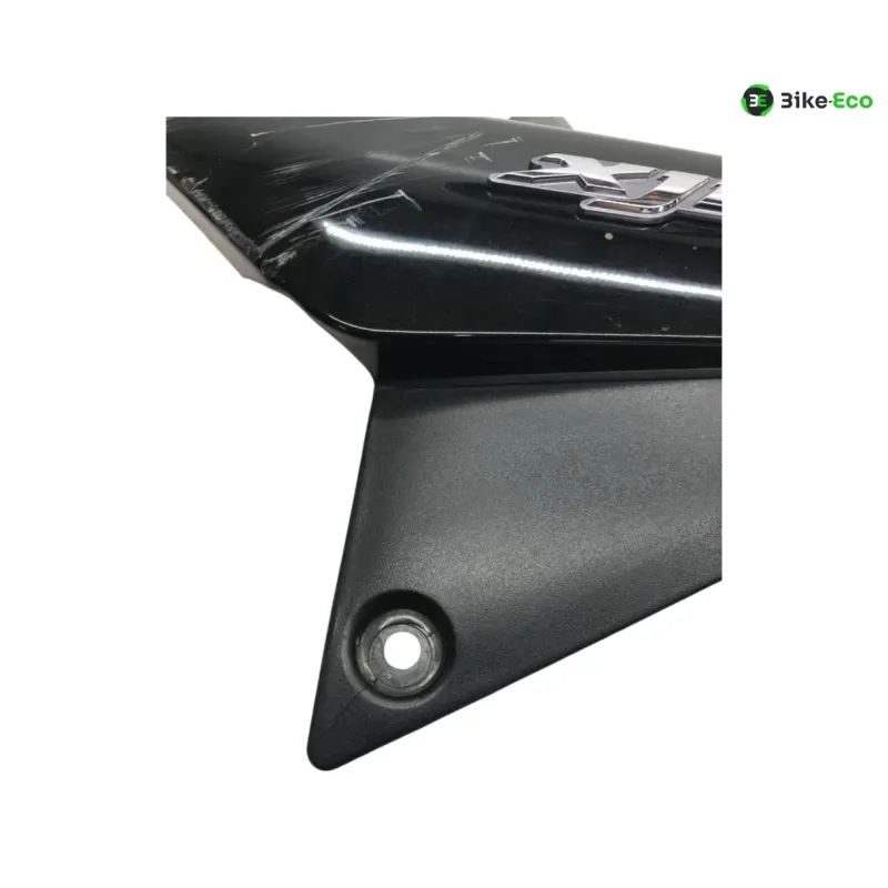 Cache carenage sous selle gauche YAMAHA XJR 1300 2004-2006