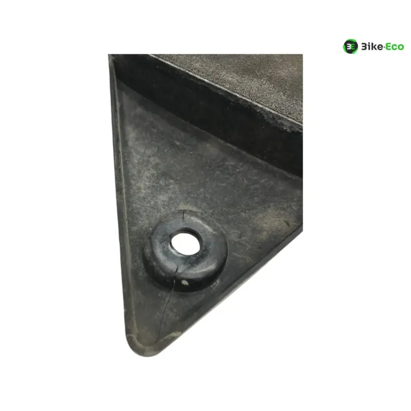 Cache carenage sous selle gauche YAMAHA XJR 1300 2004-2006