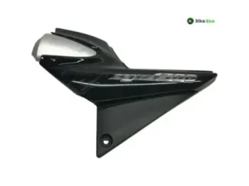 Cache carenage sous selle gauche YAMAHA XJR 1300 2004-2006