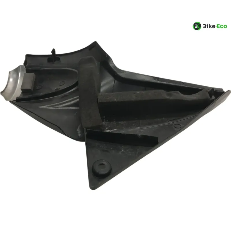 Cache carenage sous selle droit YAMAHA XJR 1300 2004-2006