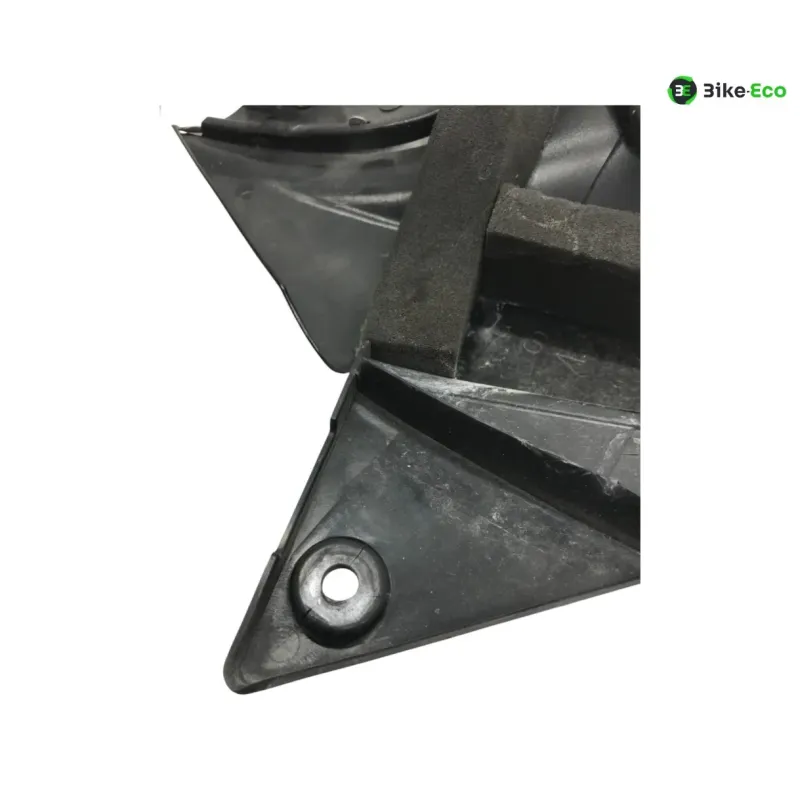 Cache carenage sous selle droit YAMAHA XJR 1300 2004-2006