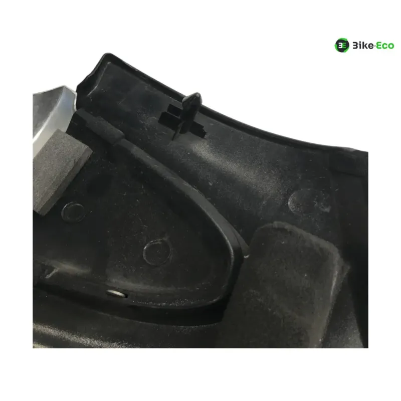 Cache carenage sous selle droit YAMAHA XJR 1300 2004-2006