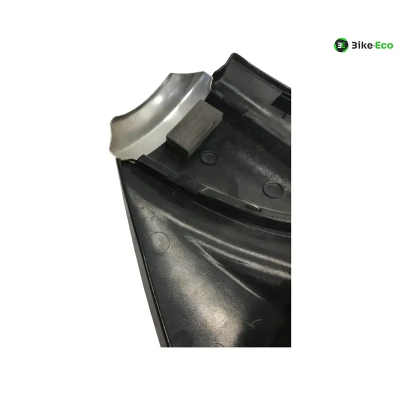 Cache carenage sous selle droit YAMAHA XJR 1300 2004-2006