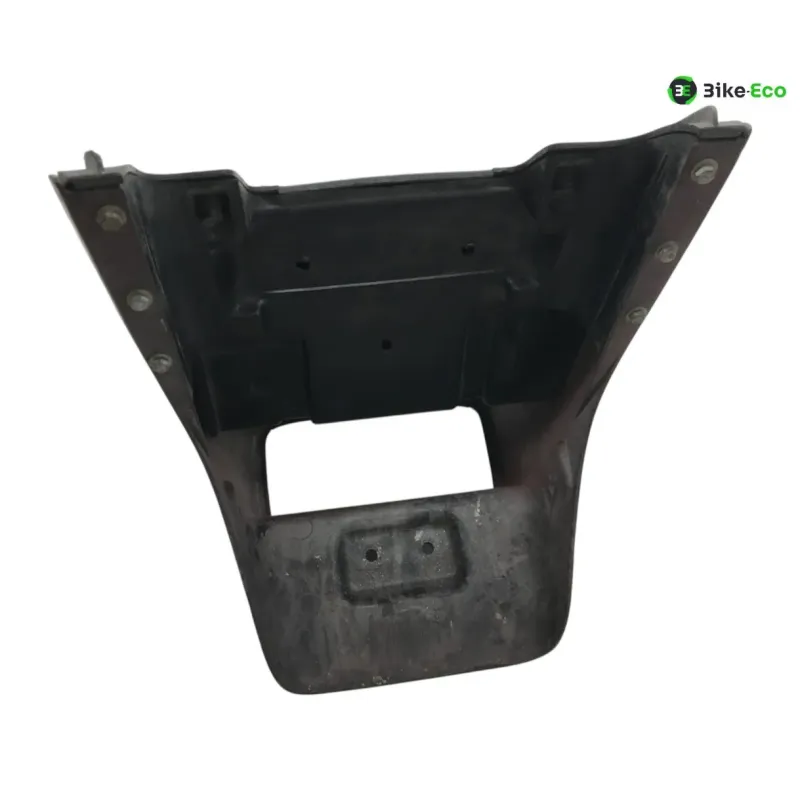Cache carenage coque arriere SUZUKI GSX 750 E 1983-1986