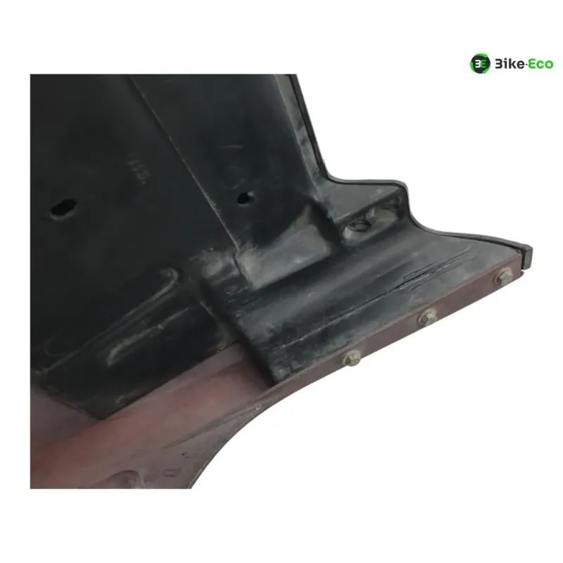 Cache carenage coque arriere SUZUKI GSX 750 E 1983-1986