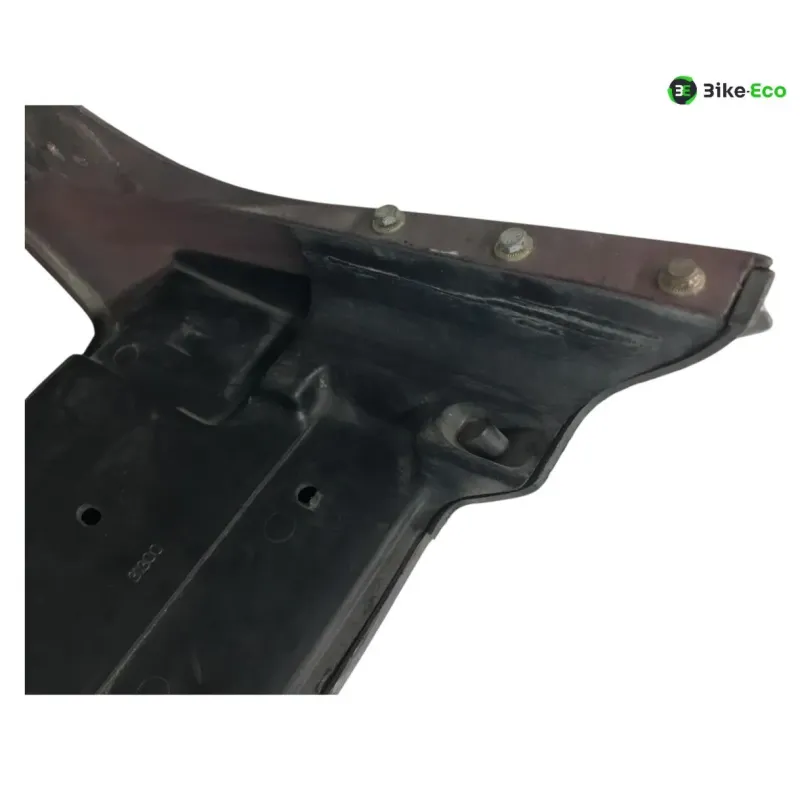 Cache carenage coque arriere SUZUKI GSX 750 E 1983-1986