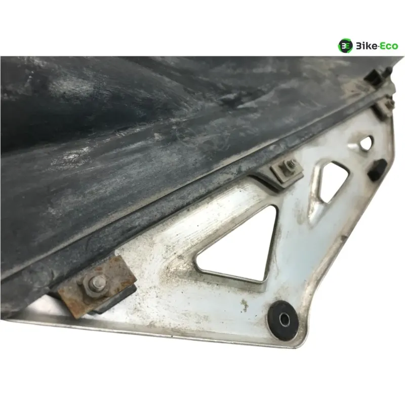 Cache carenage sous selle droit SUZUKI GSX F 750 1989-1997