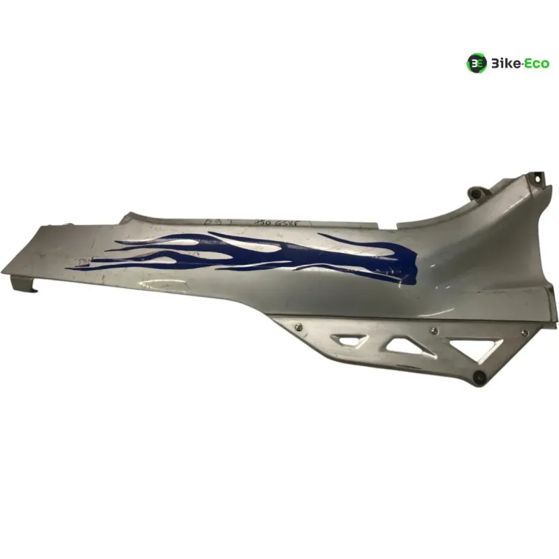 Cache carenage sous selle droit SUZUKI GSX F 750 1989-1997