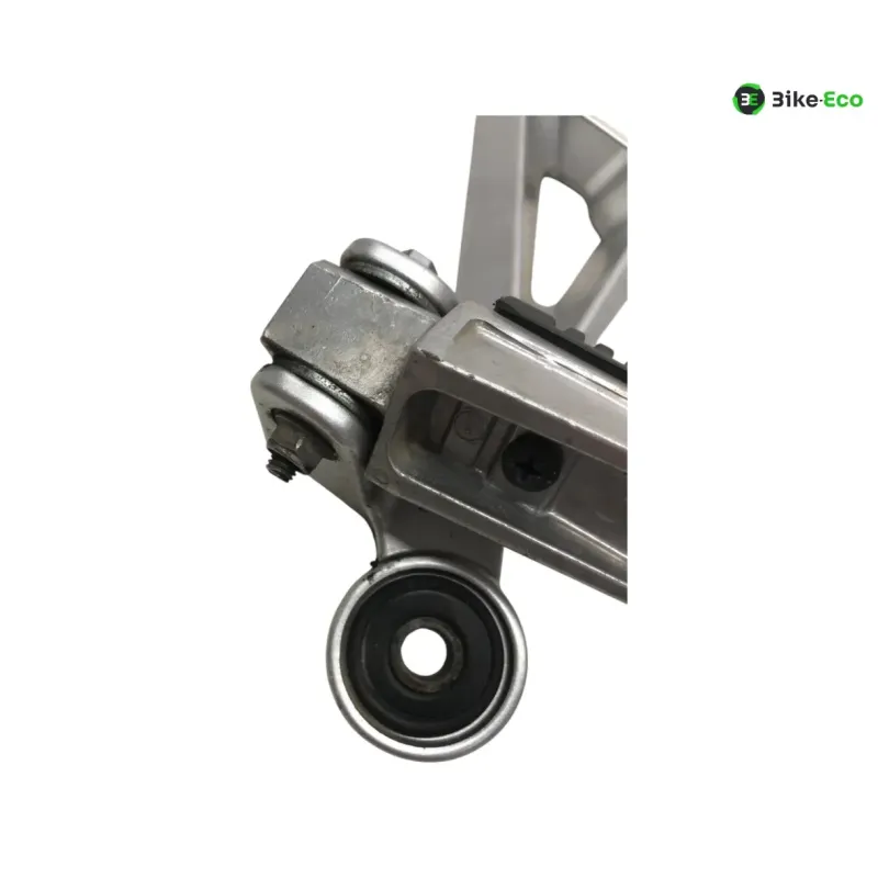 Platine et repose pieds arriere gauche YAMAHA BT 1100 2002-2004 BULLDOG
