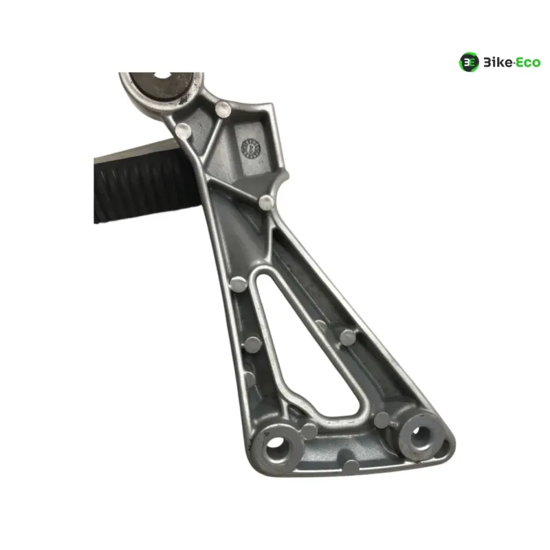 Platine et repose pieds arriere droit YAMAHA BT 1100 2002-2004 BULLDOG