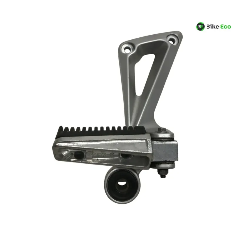 Platine et repose pieds arriere droit YAMAHA BT 1100 2002-2004 BULLDOG