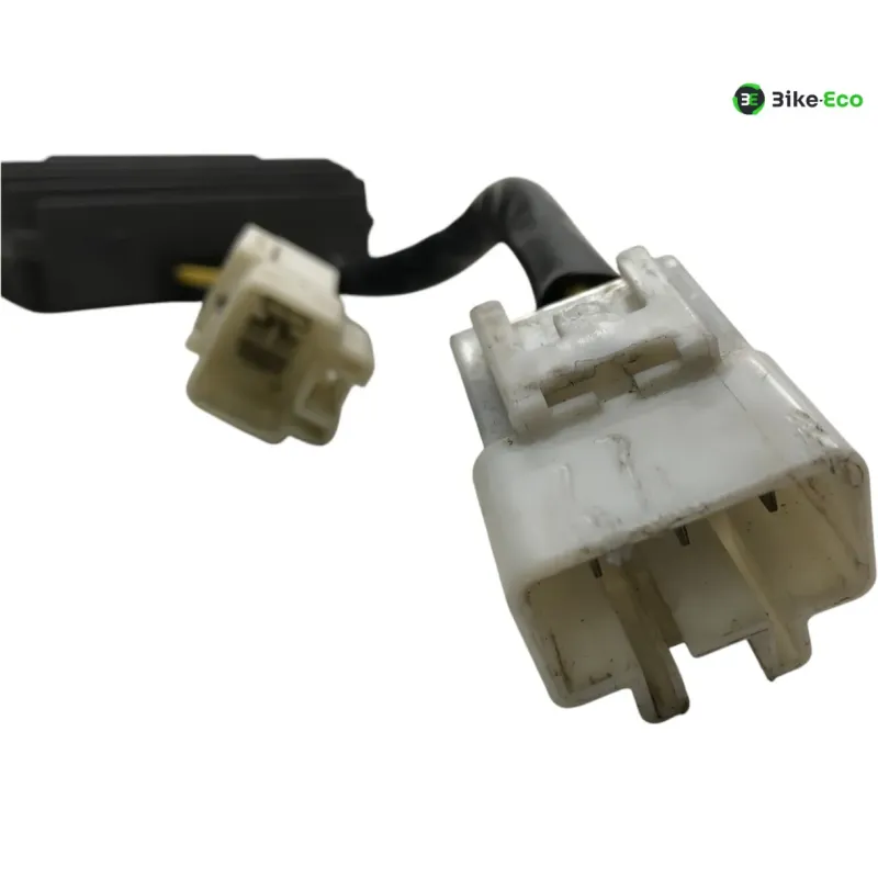 Regulateur charge batterie PIAGGIO VESPA GTS 300 2010-2013 IE
