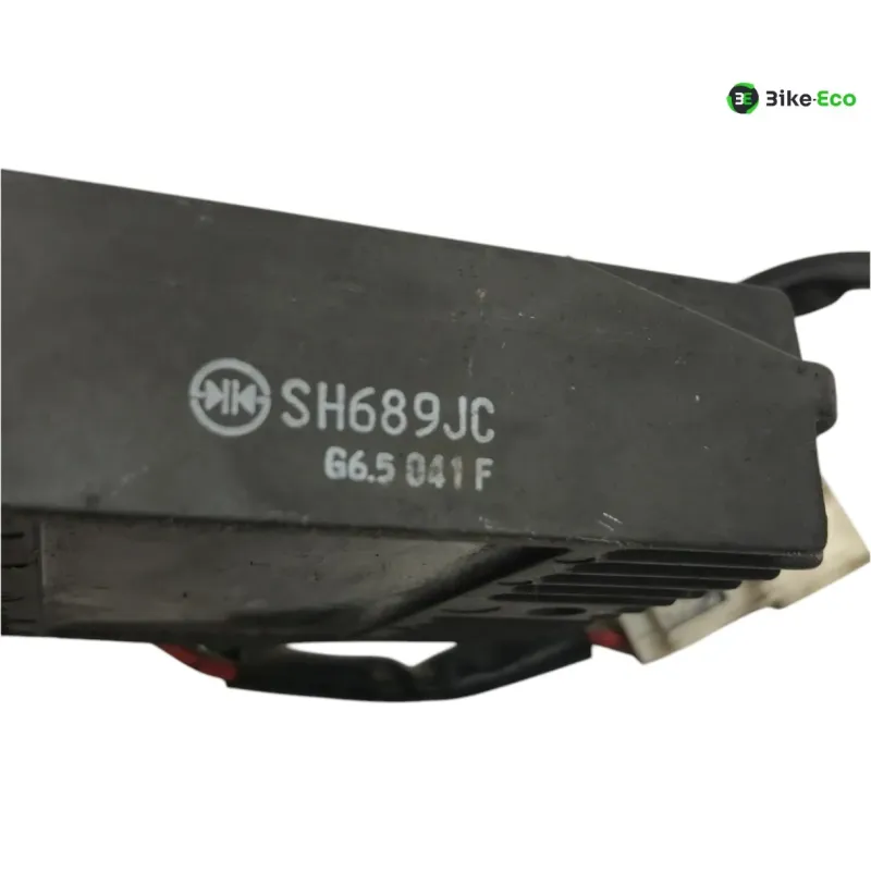 Regulateur charge batterie PIAGGIO VESPA GTS 300 2010-2013 IE