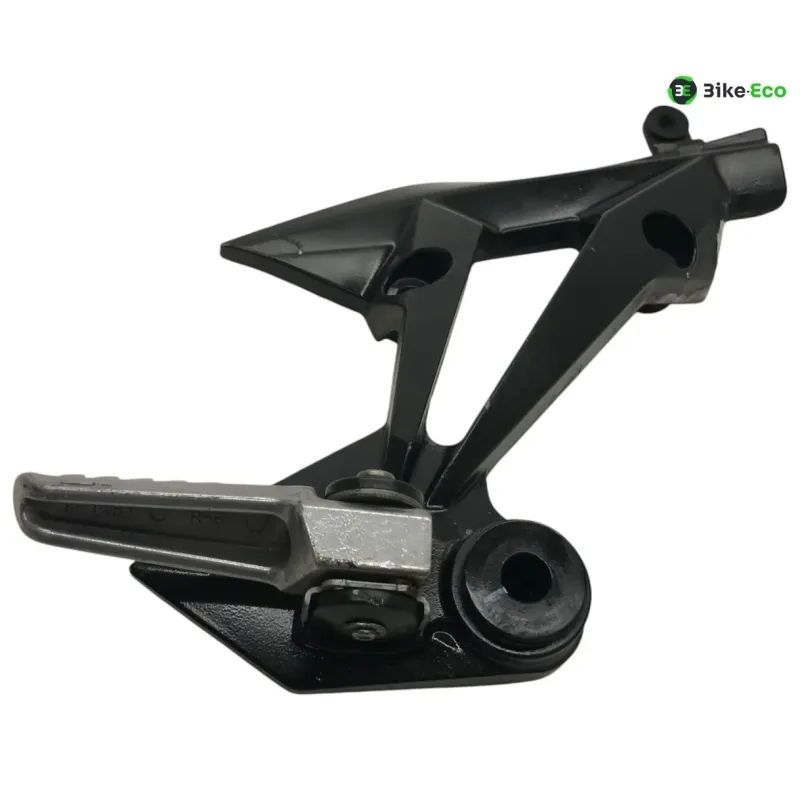 Platine et repose pieds arriere droit KAWASAKI Z 750 2007-2010