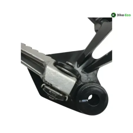 Platine et repose pieds arriere droit KAWASAKI Z 750 2007-2010