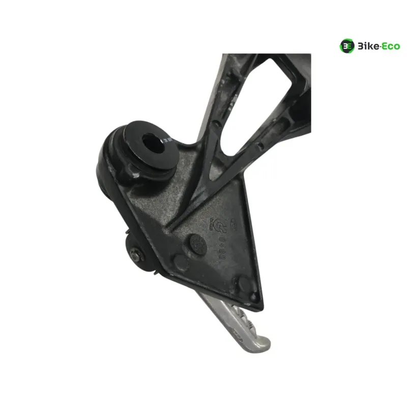 Platine et repose pieds arriere droit KAWASAKI Z 750 2007-2010
