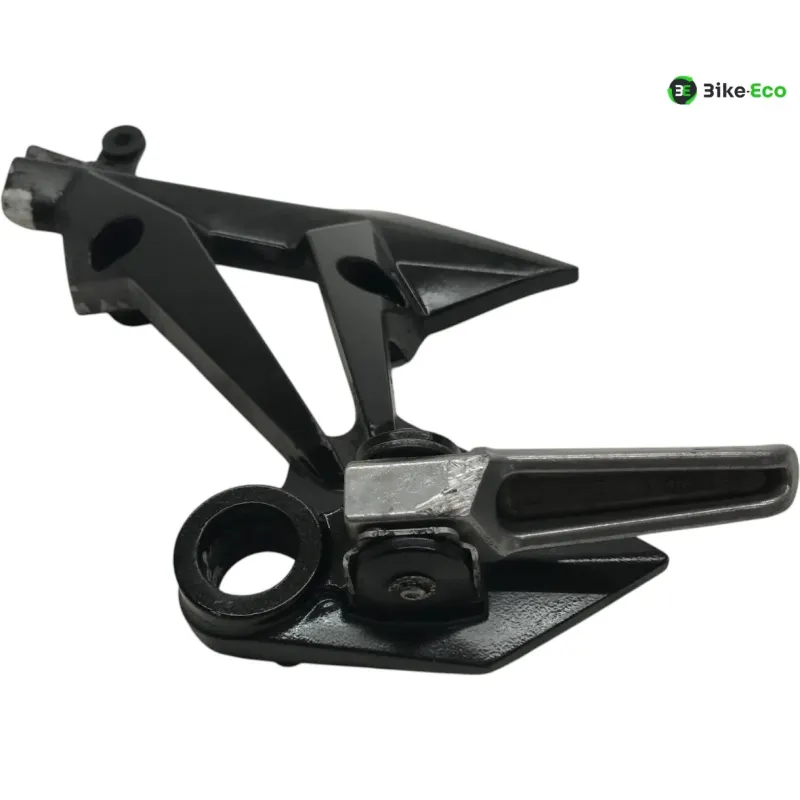 Platine et repose pieds arriere gauche KAWASAKI Z 750 2007-2010