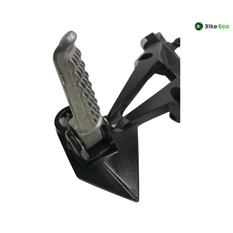 Platine et repose pieds arriere gauche KAWASAKI Z 750 2007-2010