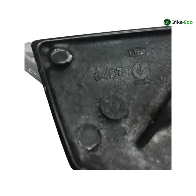 Platine et repose pieds arriere gauche KAWASAKI Z 750 2007-2010