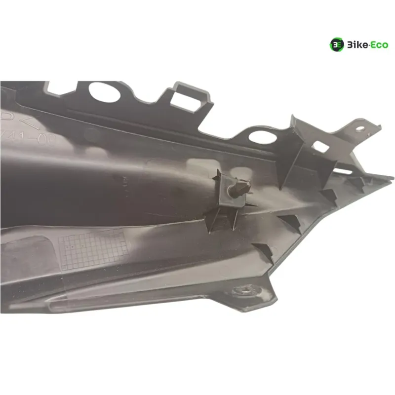 Cache carenage coque arriere droit YAMAHA YZF 700 2022-2024 R7