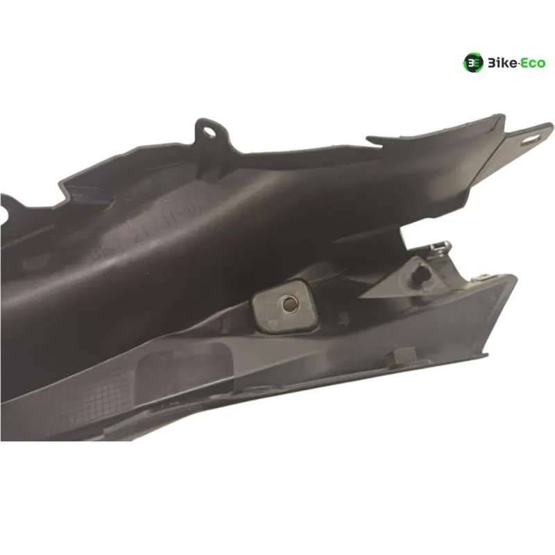 Cache carenage coque arriere droit YAMAHA YZF 700 2022-2024 R7