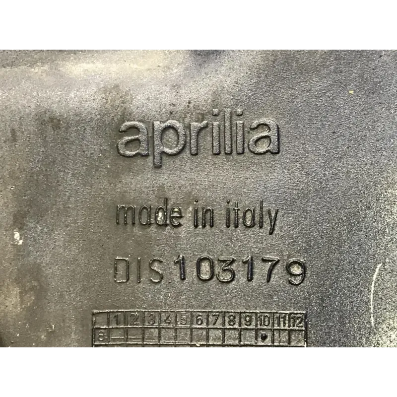 Garde boue arriere APRILIA SCARABEO 125 2004-2006