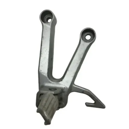 Platine et repose pieds arriere gauche SUZUKI SV 650 S 2003-2006