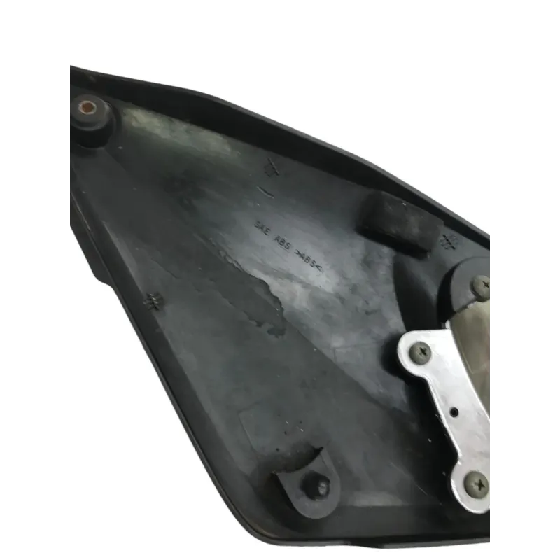 Cache carenage sous selle gauche SUZUKI GSF 600 2000-2004 BANDIT S