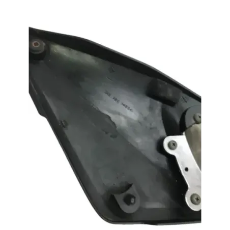 Cache carenage sous selle gauche SUZUKI GSF 600 2000-2004 BANDIT S