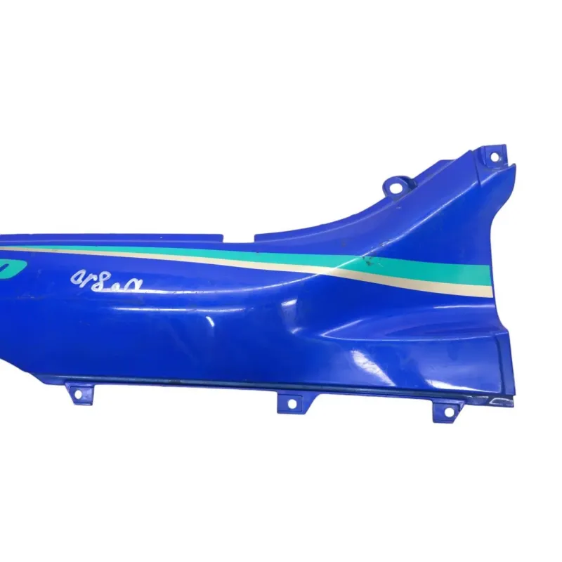 Cache carenage coque arriere gauche SUZUKI GSX F 750 1989-1997