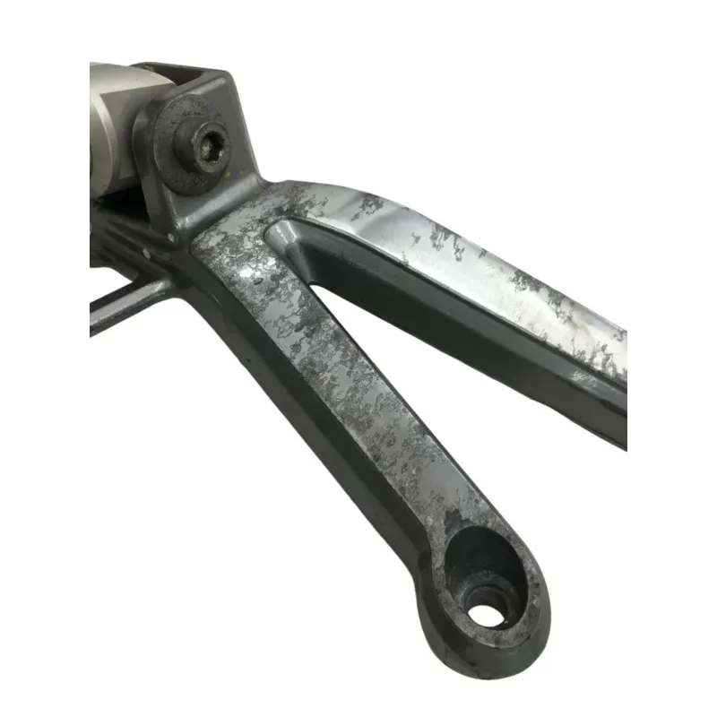 Platine et repose pieds arriere gauche SUZUKI GSF 1200 2001-2005 BANDIT