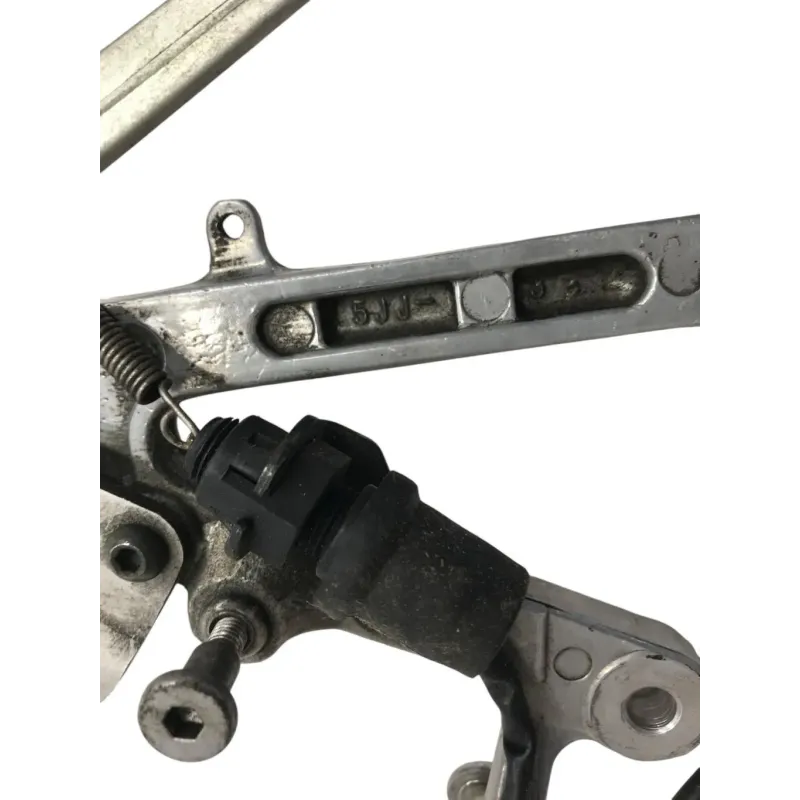 Platine avant droite YAMAHA YZF 1000 2000-2001 R1
