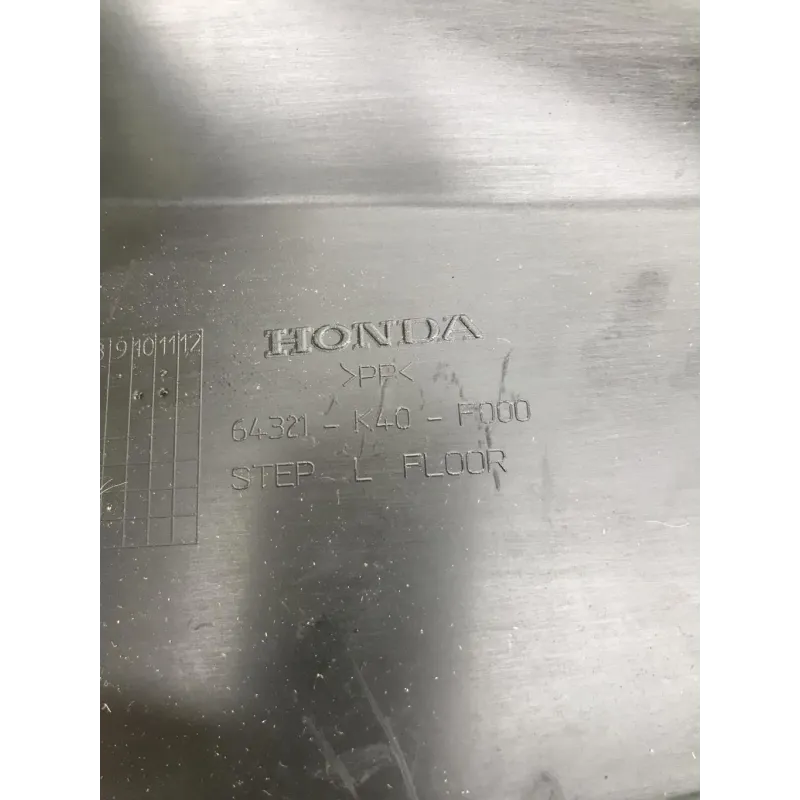 Plancher marche pied gauche HONDA NSS 125 2015-2016 FORZA
