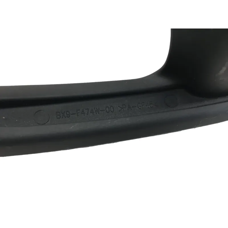 Poignee arriere droite YAMAHA MWD 300 TRICITY 2020-2024