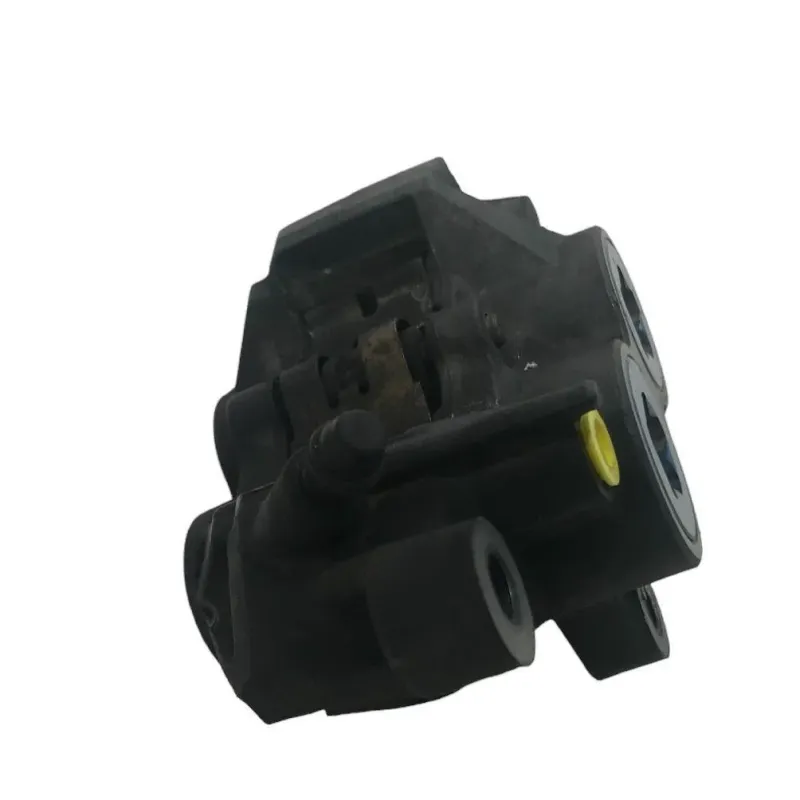 Etrier de frein avant gauche YAMAHA TDM 900 2002-2005