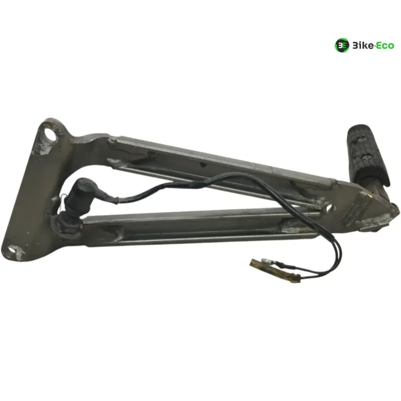 Platine et repose pieds arriere droit YAMAHA SRX 600 1986-1987