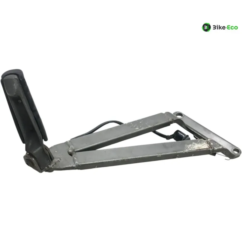 Platine et repose pieds arriere droit YAMAHA SRX 600 1986-1987
