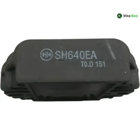 Regulateur charge batterie YAMAHA YZF 125 R 2008-2013