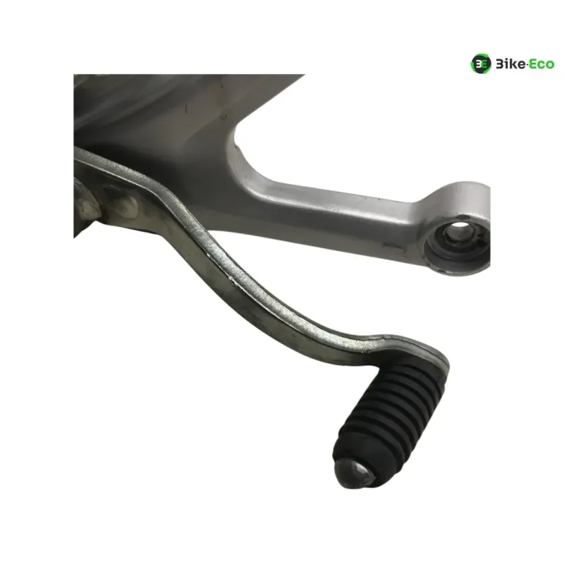 Platine avant droite YAMAHA YZF 125 R 2008-2013