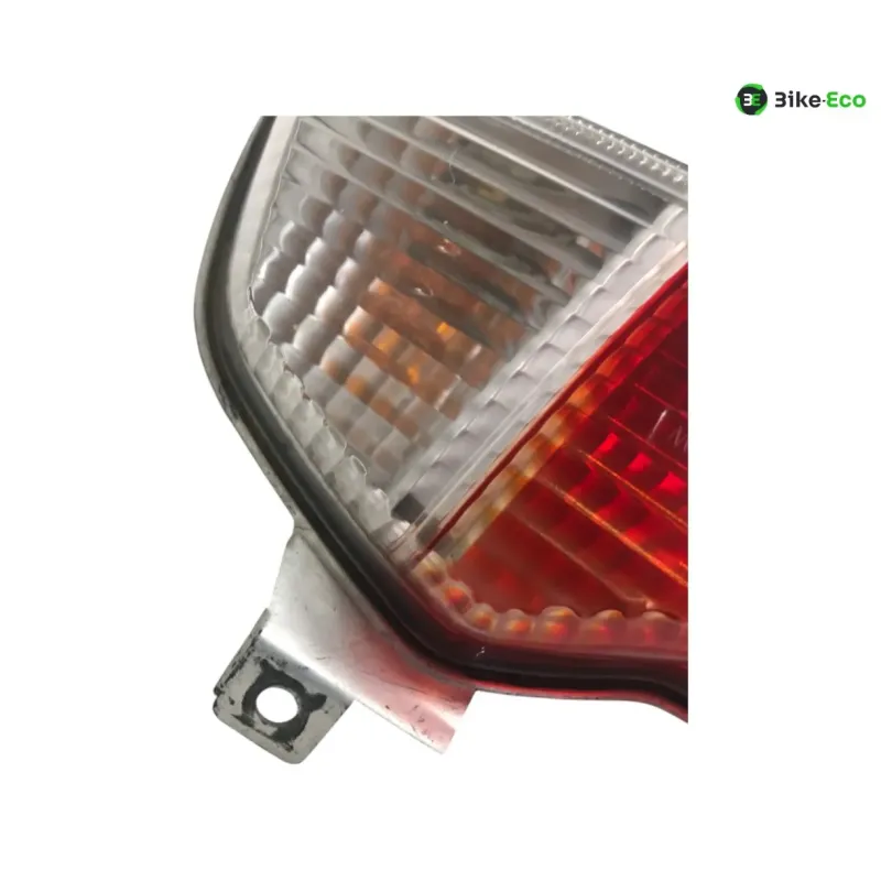 Feu arriere SUZUKI UH 125 2002-2006 BURGMAN