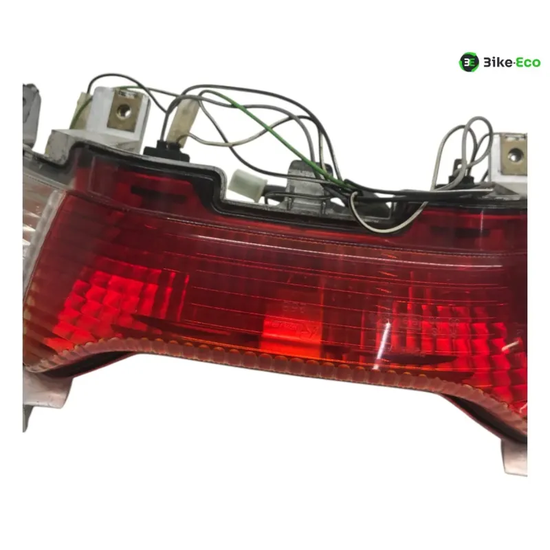 Feu arriere SUZUKI UH 125 2002-2006 BURGMAN