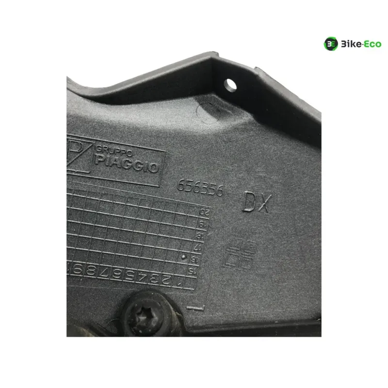 Cache carenage coque arriere droit PIAGGIO BEVERLY 350 2011-2014 IE