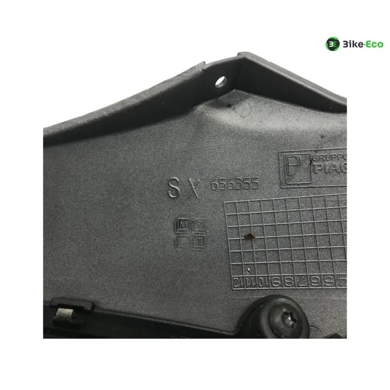 Cache carenage coque arriere gauche PIAGGIO BEVERLY 350 2011-2014 IE