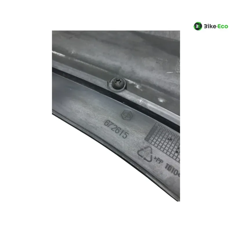 Cache carenage coque arriere gauche PIAGGIO BEVERLY 350 2011-2014 IE