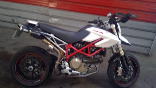 DUCATI 1100 HYPERMOTARD